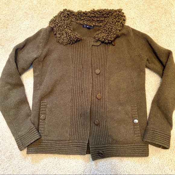 GAP Sweaters - Gap olive green wool button up sweater w/ pockets